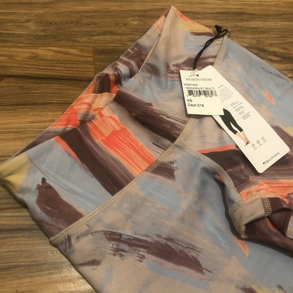 NWT Alo Yoga Modernist Multi Leggings - Picture 3 of 6